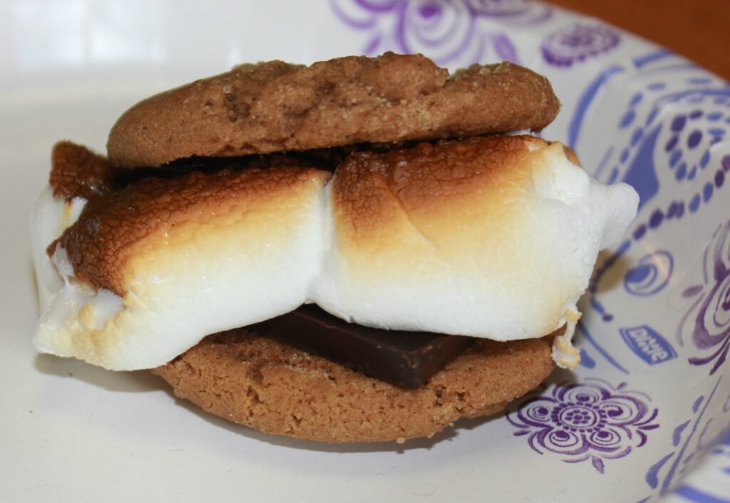 Alaska moon pie using Taku Glacier lodges